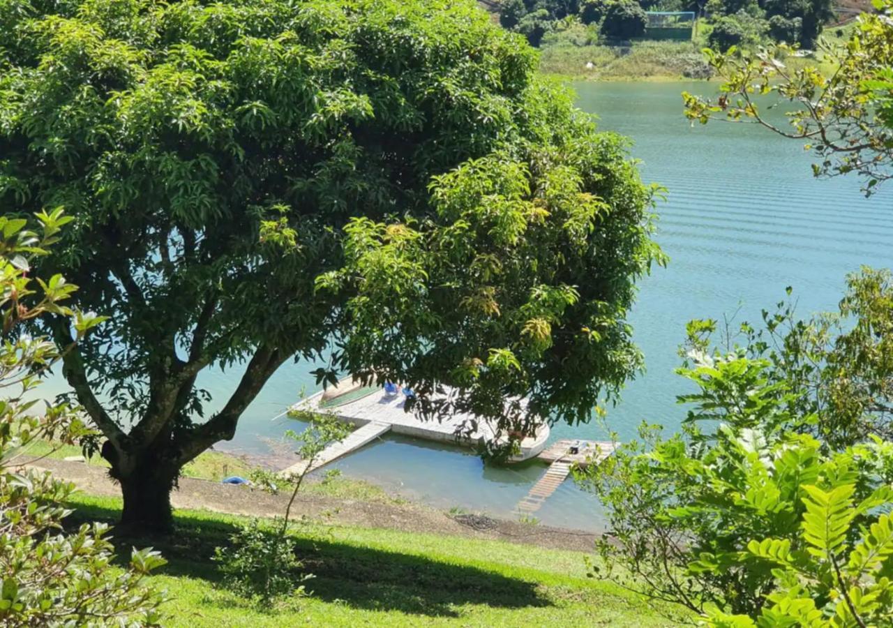 Maravilhoso Sitio Na Beira Da Represa Βίλα Igaratá Εξωτερικό φωτογραφία